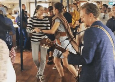 Shufflin’ on a boat – Lindy Hop Party