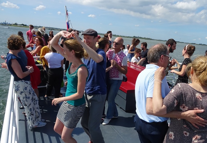 verjaardagslocatie buiten op boot