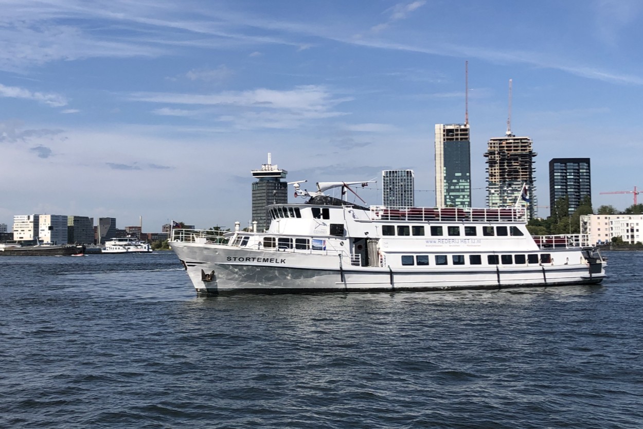 Schip Stortemelk voor grote groepen in Amsterdam