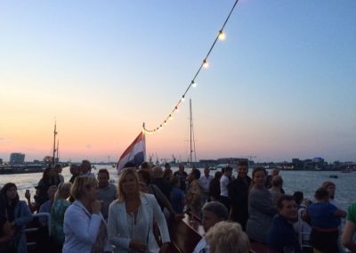 Panoramadek in de avond schip Stortemelk